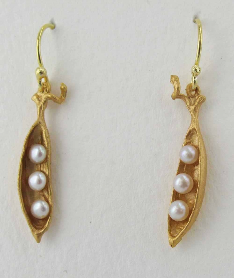 Small Pea Pod Drop Earring with Pearls